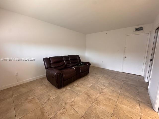 HORIZONS WEST CONDO #8 - Residential