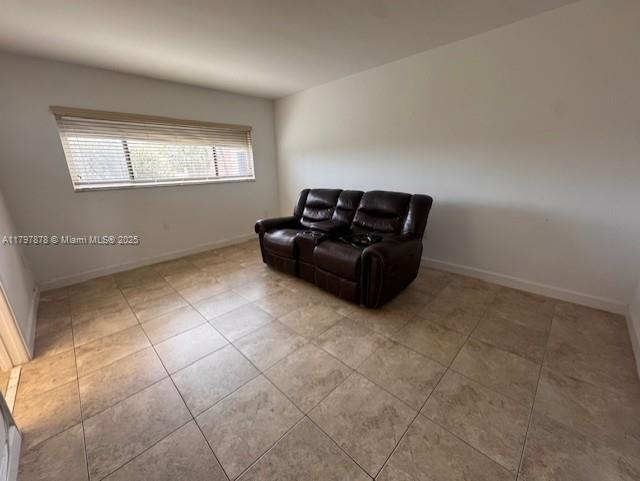 HORIZONS WEST CONDO #8 - Residential