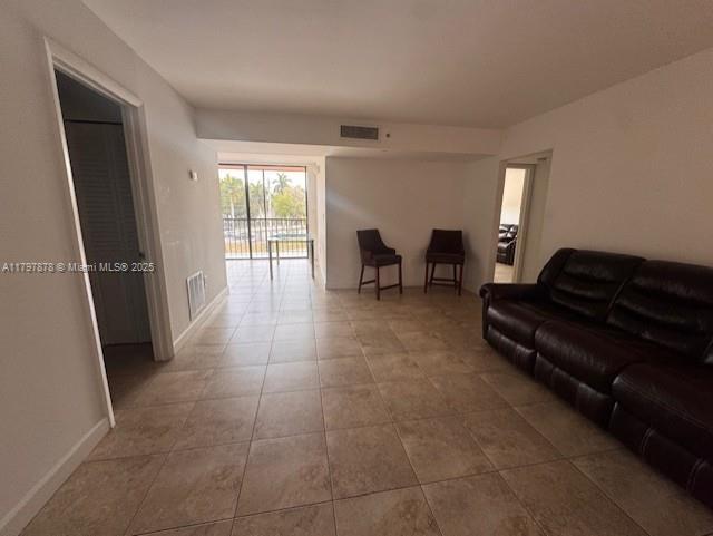 HORIZONS WEST CONDO #8 - Residential