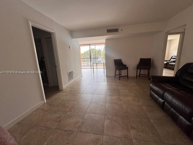 HORIZONS WEST CONDO #8 - Residential