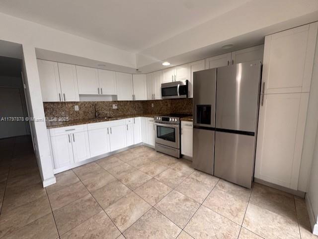 HORIZONS WEST CONDO #8 - Residential