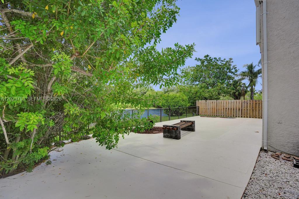 BOCA CHASE TR 9 B - Residential Lease