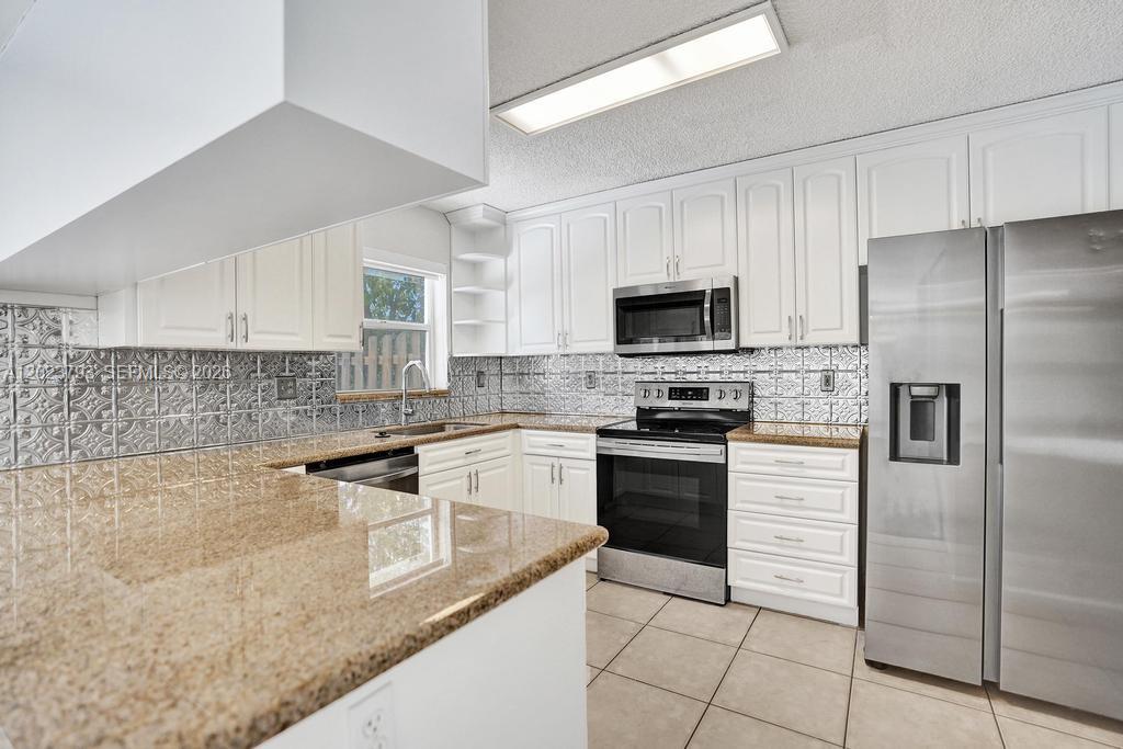 BOCA CHASE TR 9 B - Residential Lease