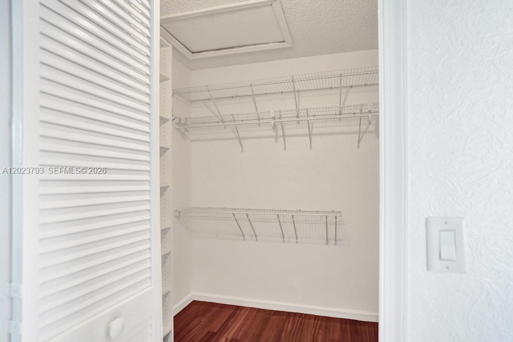 BOCA CHASE TR 9 B - Residential Lease