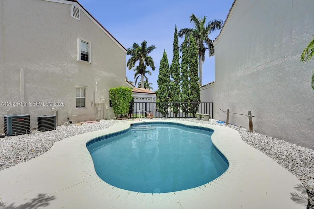 BOCA CHASE TR 9 B - Residential Lease