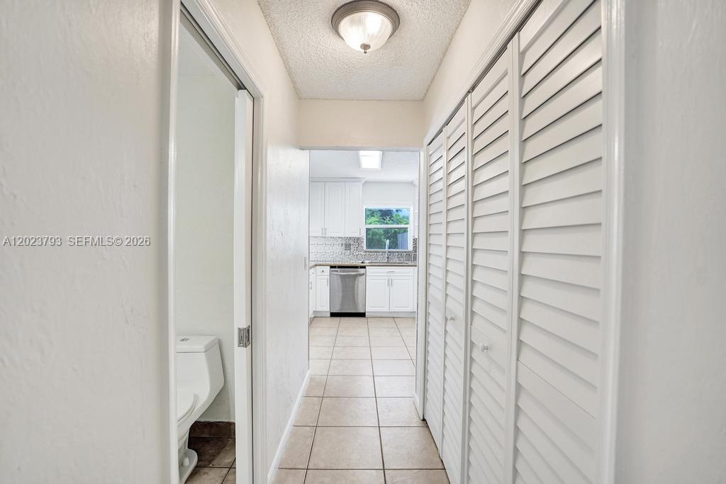 BOCA CHASE TR 9 B - Residential Lease