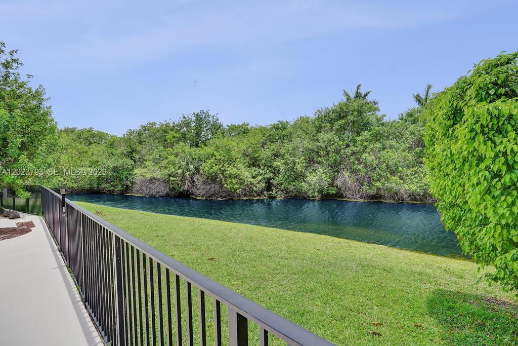 BOCA CHASE TR 9 B - Residential Lease