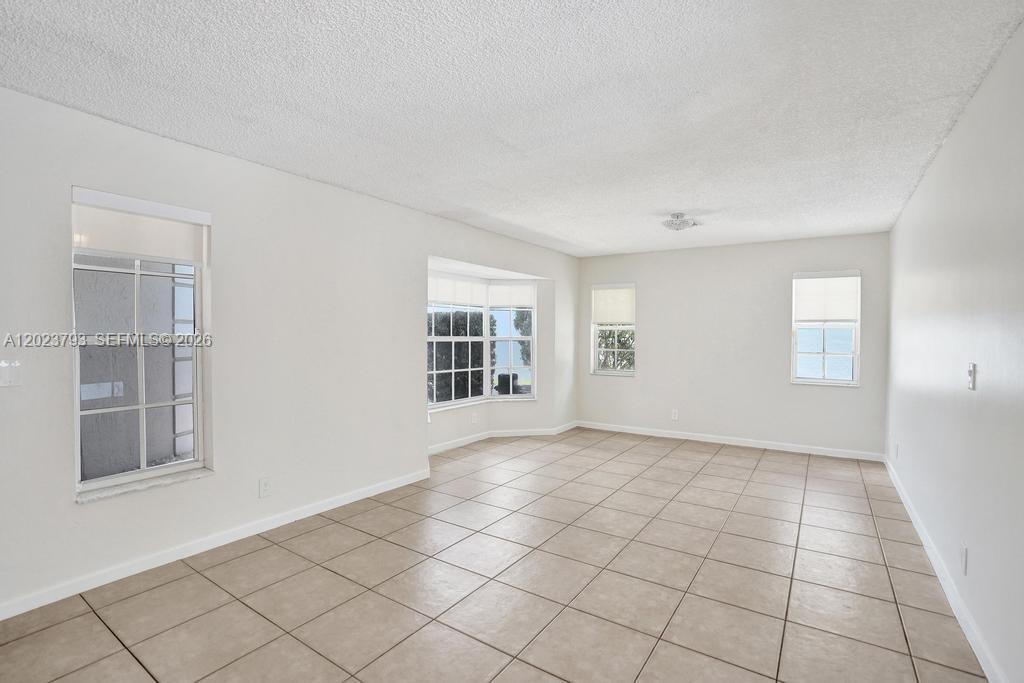 BOCA CHASE TR 9 B - Residential Lease