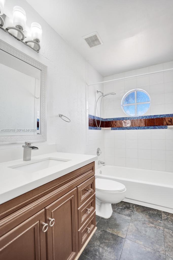 BOCA CHASE TR 9 B - Residential Lease