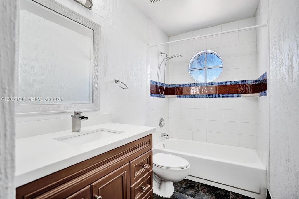 BOCA CHASE TR 9 B - Residential Lease