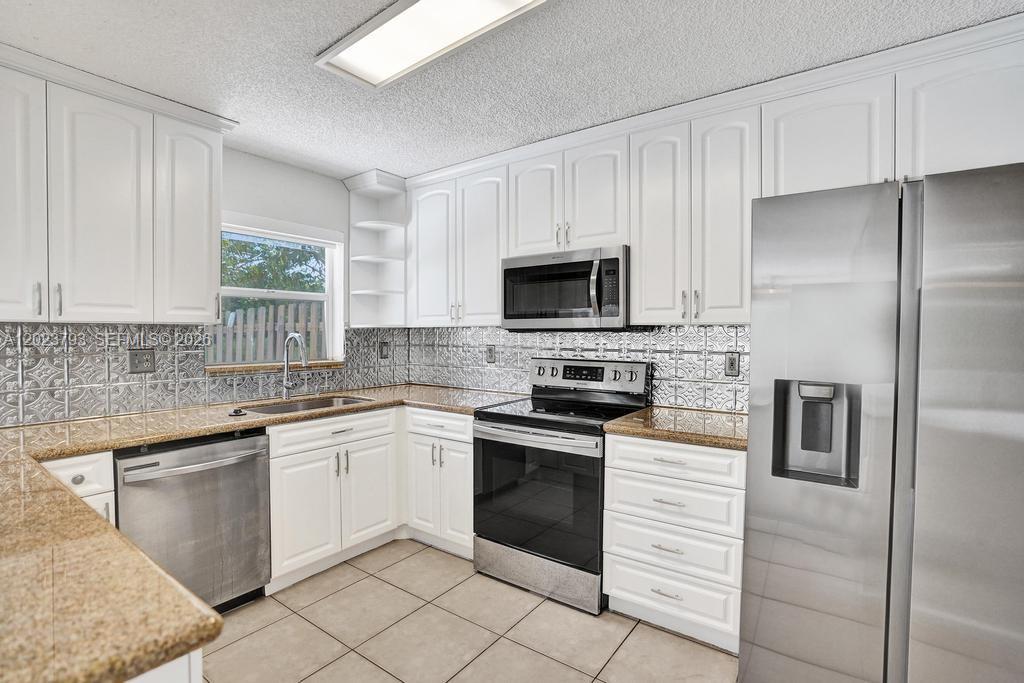 BOCA CHASE TR 9 B - Residential Lease