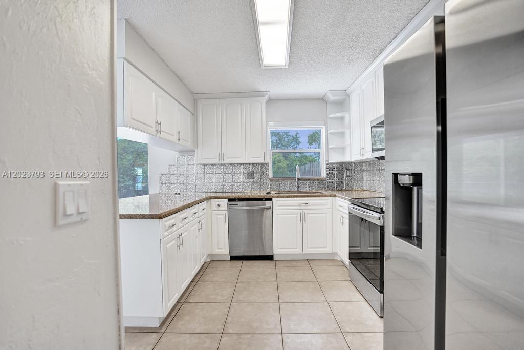 BOCA CHASE TR 9 B - Residential Lease