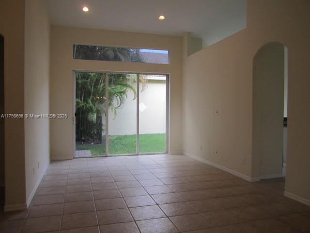 5869 NW 120th Ave