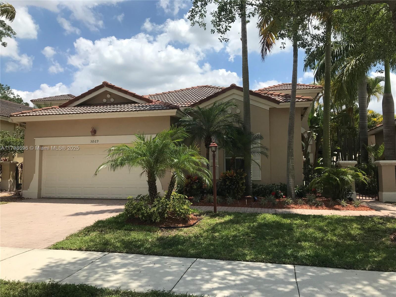 Reduced best price.....Parkland, Heron Bay, one story Single Family House for rent, 3 bedrooms, 2 baths, 2 car garage, split floor plan, large private backyard and side yard, gated community, 24 hr. security, 2 clubhouses, gym, pools, water playground, tennis, pickleball, excellent schools. Easy to show it.