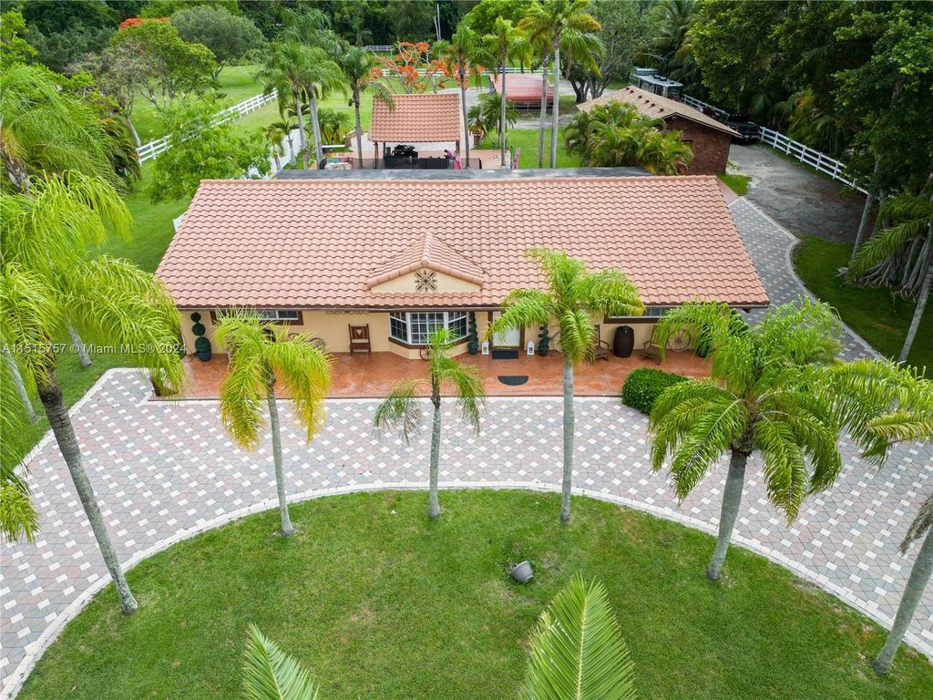 Photo of 5621 SW sw 185th Way, Southwest Ranches, FL 33332 (MLS # A11515757)