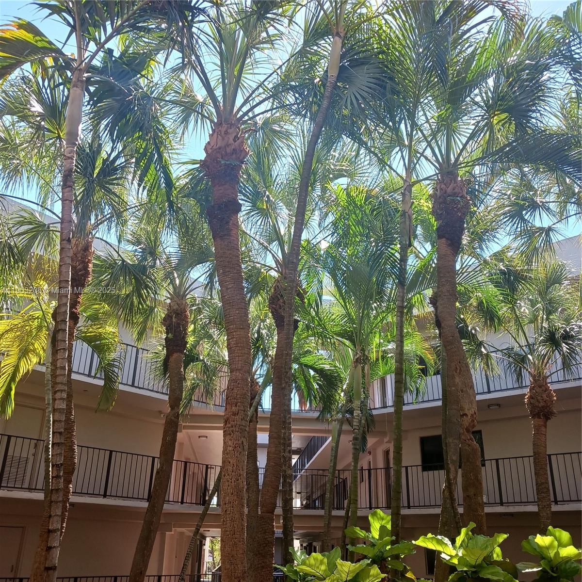 HORIZONS WEST CONDO #7 - Residential