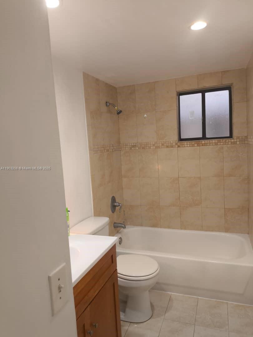 HORIZONS WEST CONDO #7 - Residential