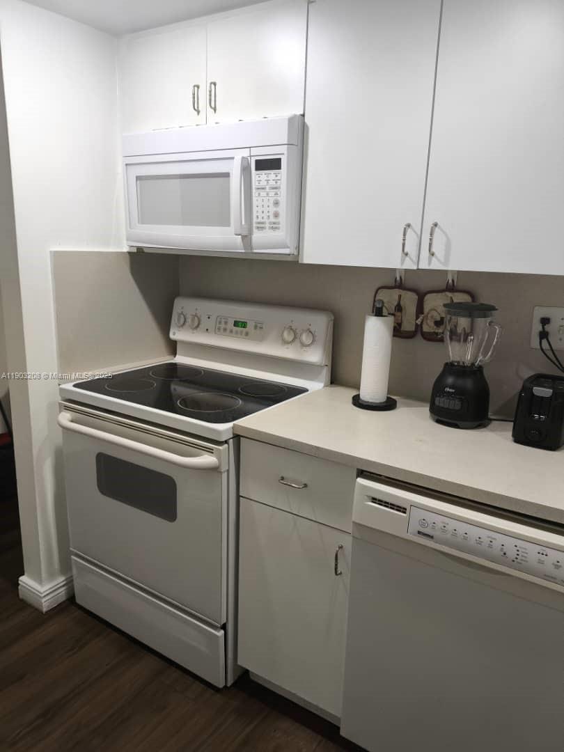 HORIZONS WEST CONDO #7 - Residential