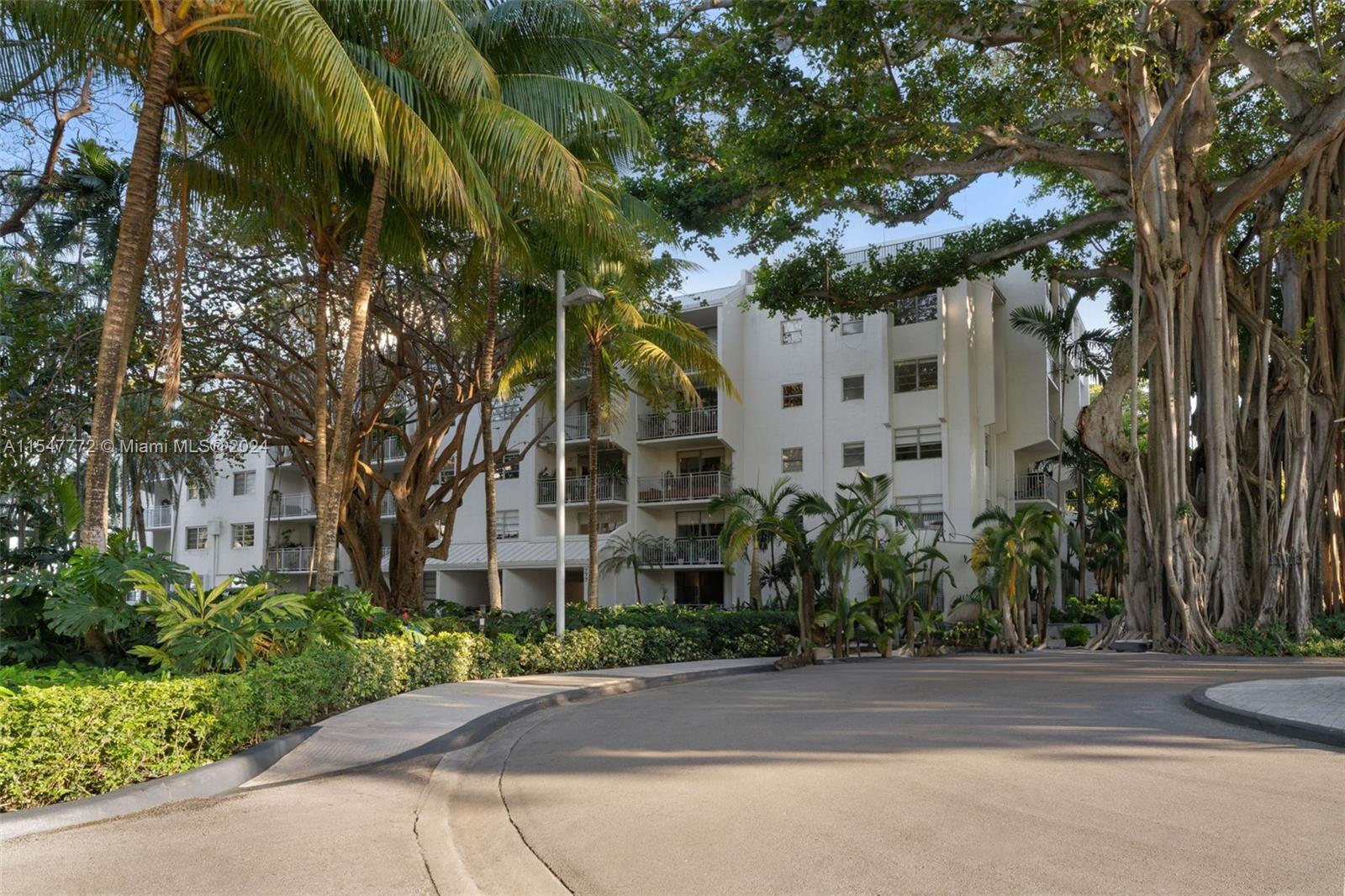 Nestled along the serene shores, this exquisite 1 bedroom, 1 bathroom condo offers a captivating blend of luxury and tranquility. Situated in a coveted waterfront location, this property presents an unparalleled opportunity for those seeking an idyllic retreat. Amenities: Gym, pool, sauna, marketplace, onsite security.