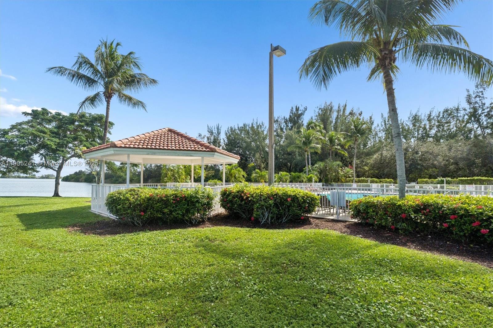 OLYMPIA & YORK RESIDENTIA - Residential