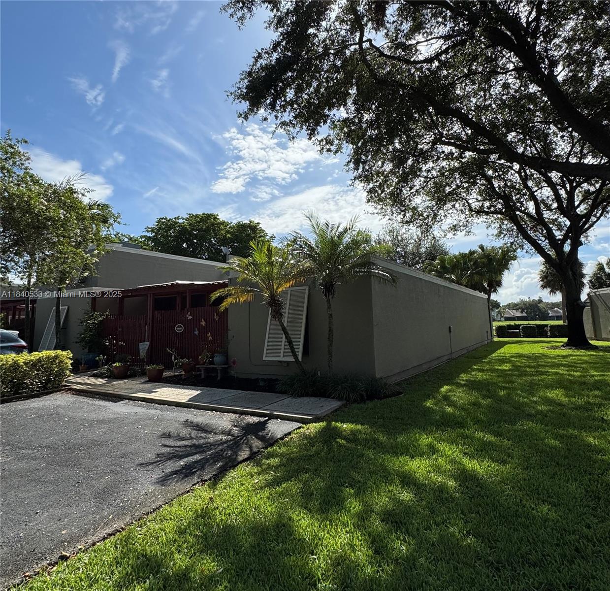 1341 W Fairway Rd 1