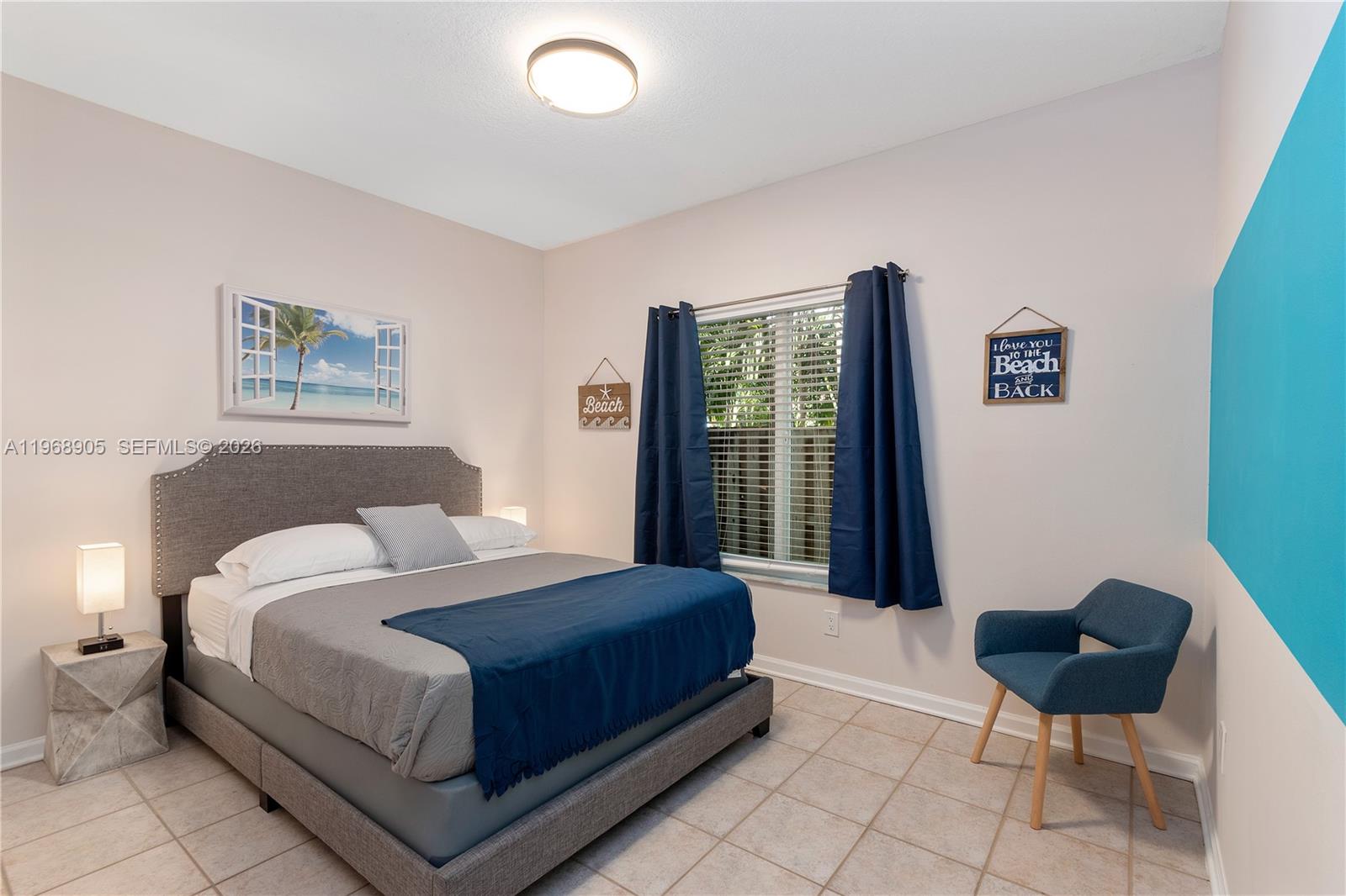 HOLLYWOOD - Residential Income