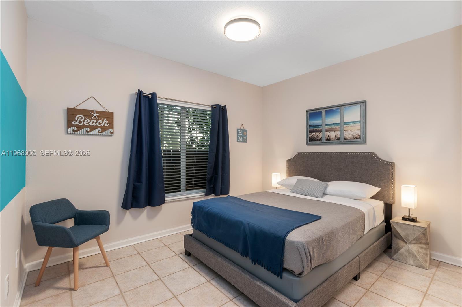 HOLLYWOOD - Residential Income