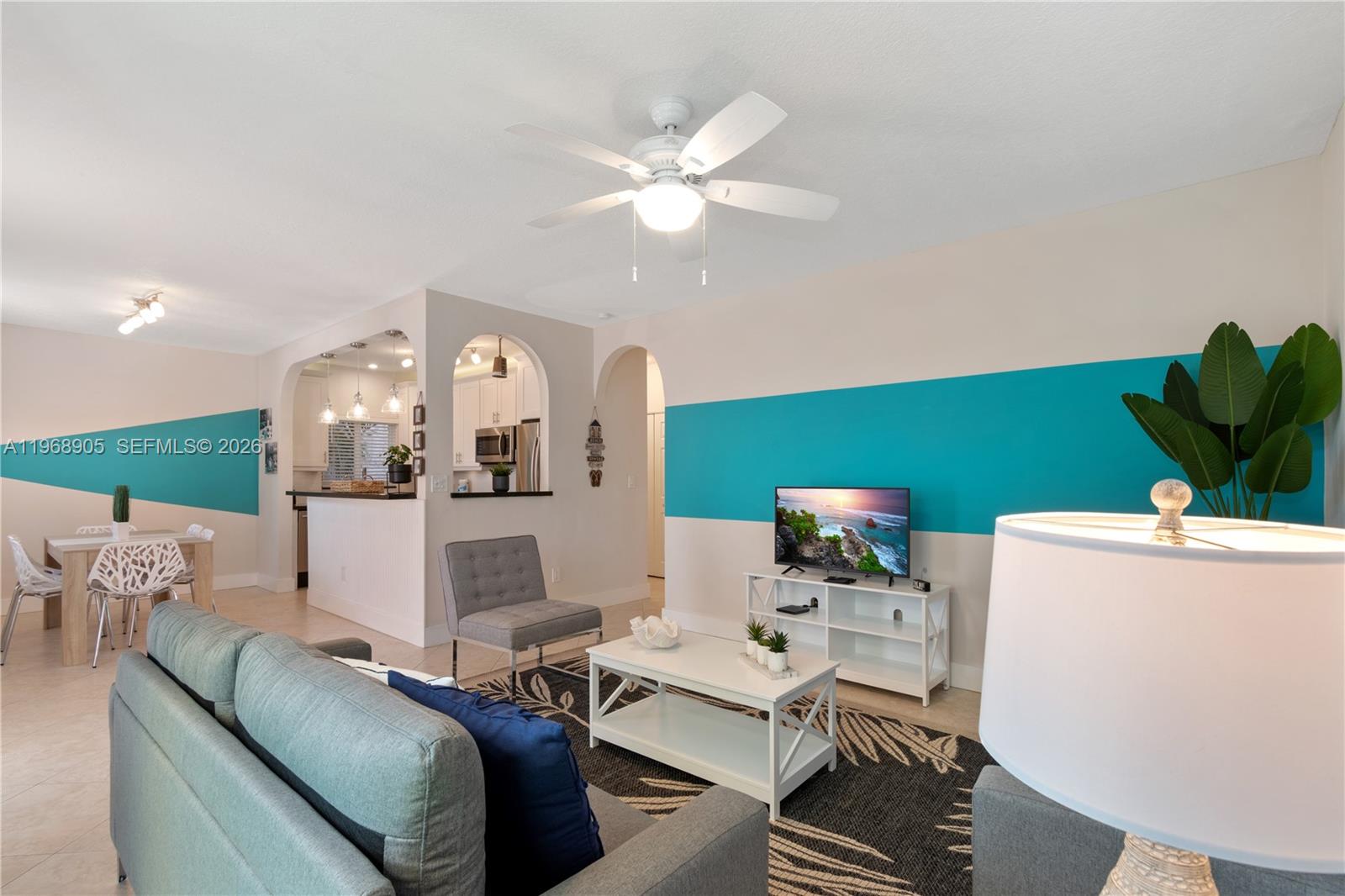 HOLLYWOOD - Residential Income