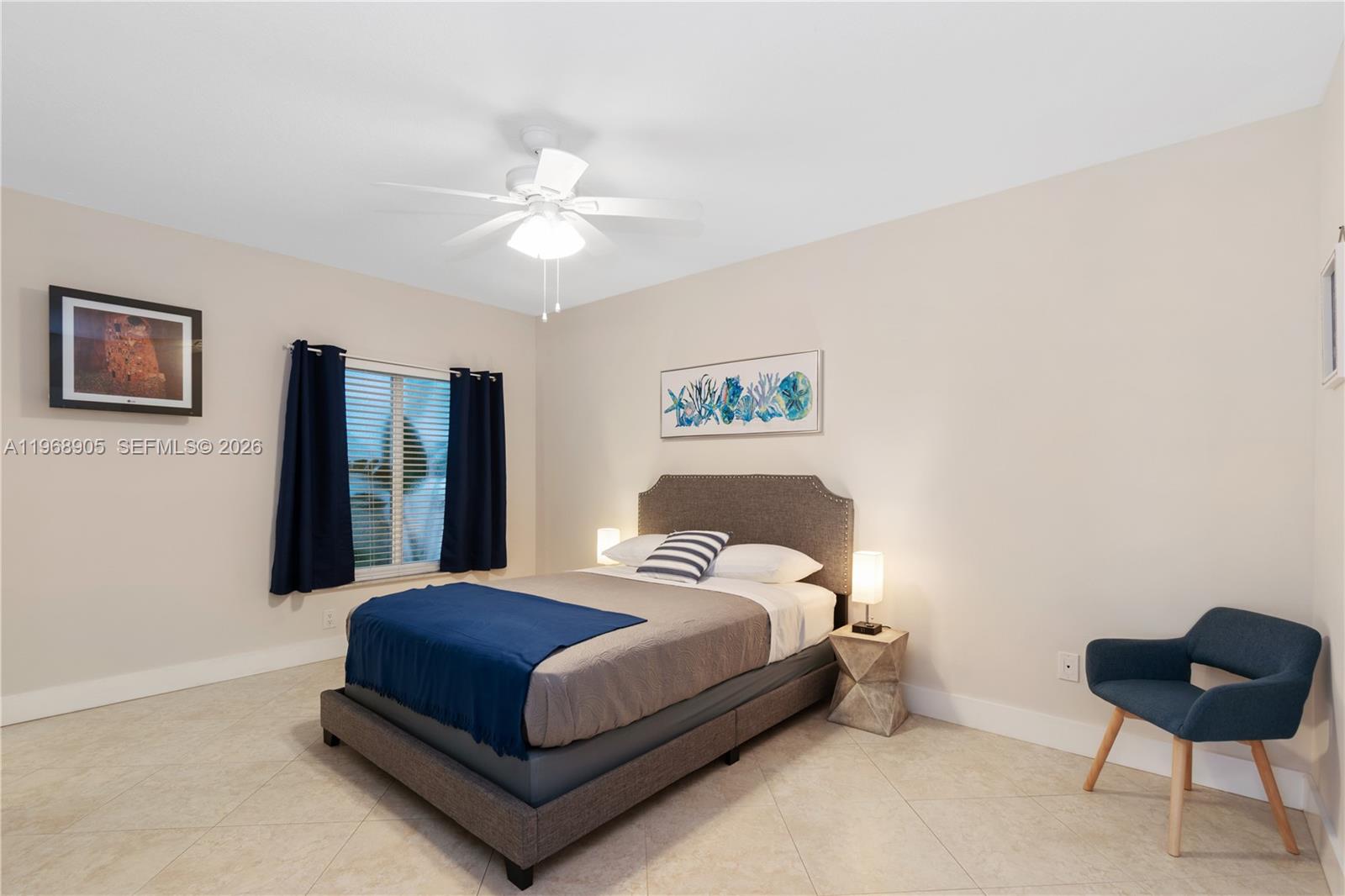 HOLLYWOOD - Residential Income