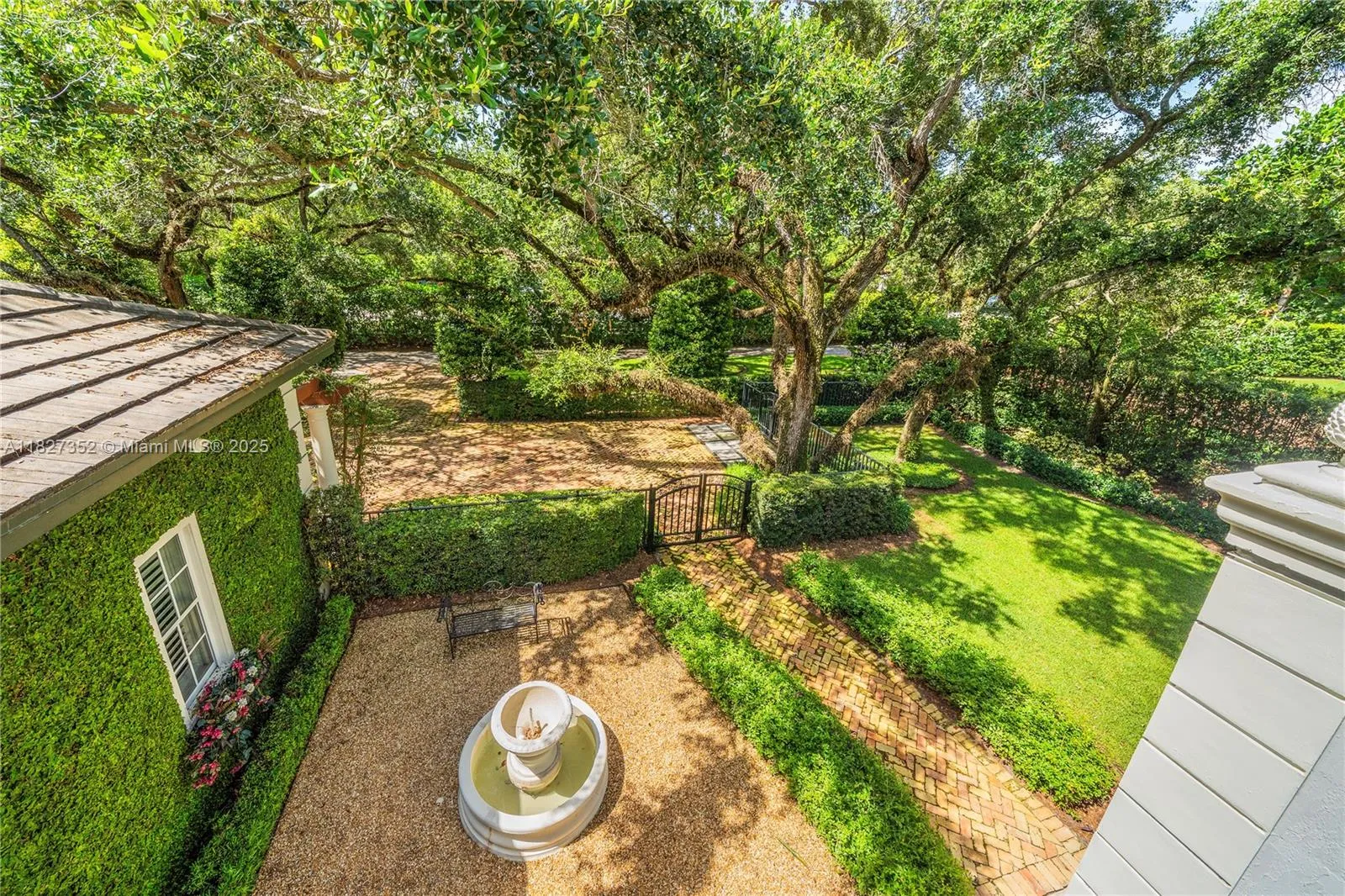 Coral Gables, Florida 33134, United States, 5 Bedrooms Bedrooms, ,5 BathroomsBathrooms,Residential,Active,157175