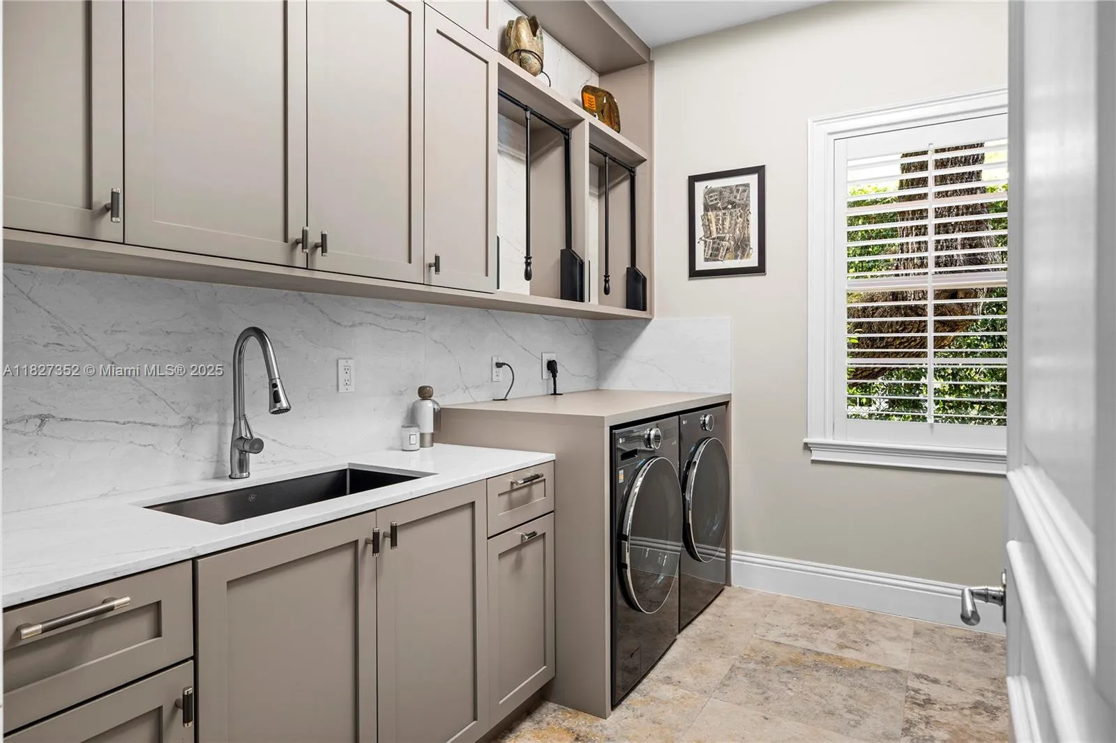 Coral Gables, Florida 33134, United States, 5 Bedrooms Bedrooms, ,5 BathroomsBathrooms,Residential,Active,157175