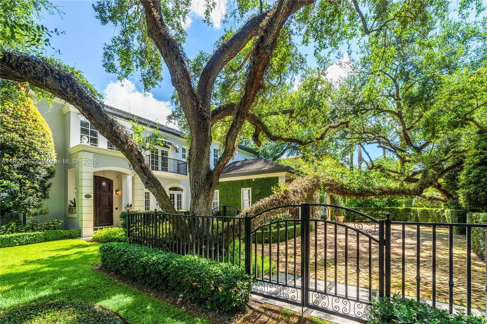 Coral Gables, Florida 33134, United States, 5 Bedrooms Bedrooms, ,5 BathroomsBathrooms,Residential,Active,157175