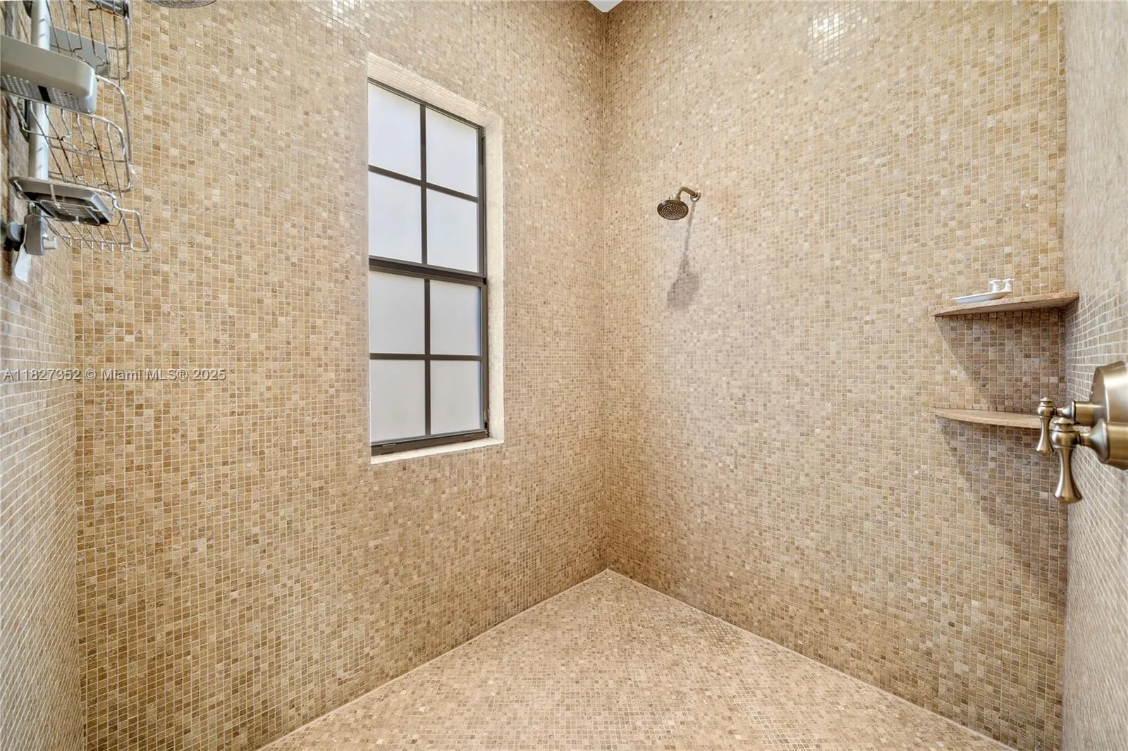 Coral Gables, Florida 33134, United States, 5 Bedrooms Bedrooms, ,5 BathroomsBathrooms,Residential,Active,157175