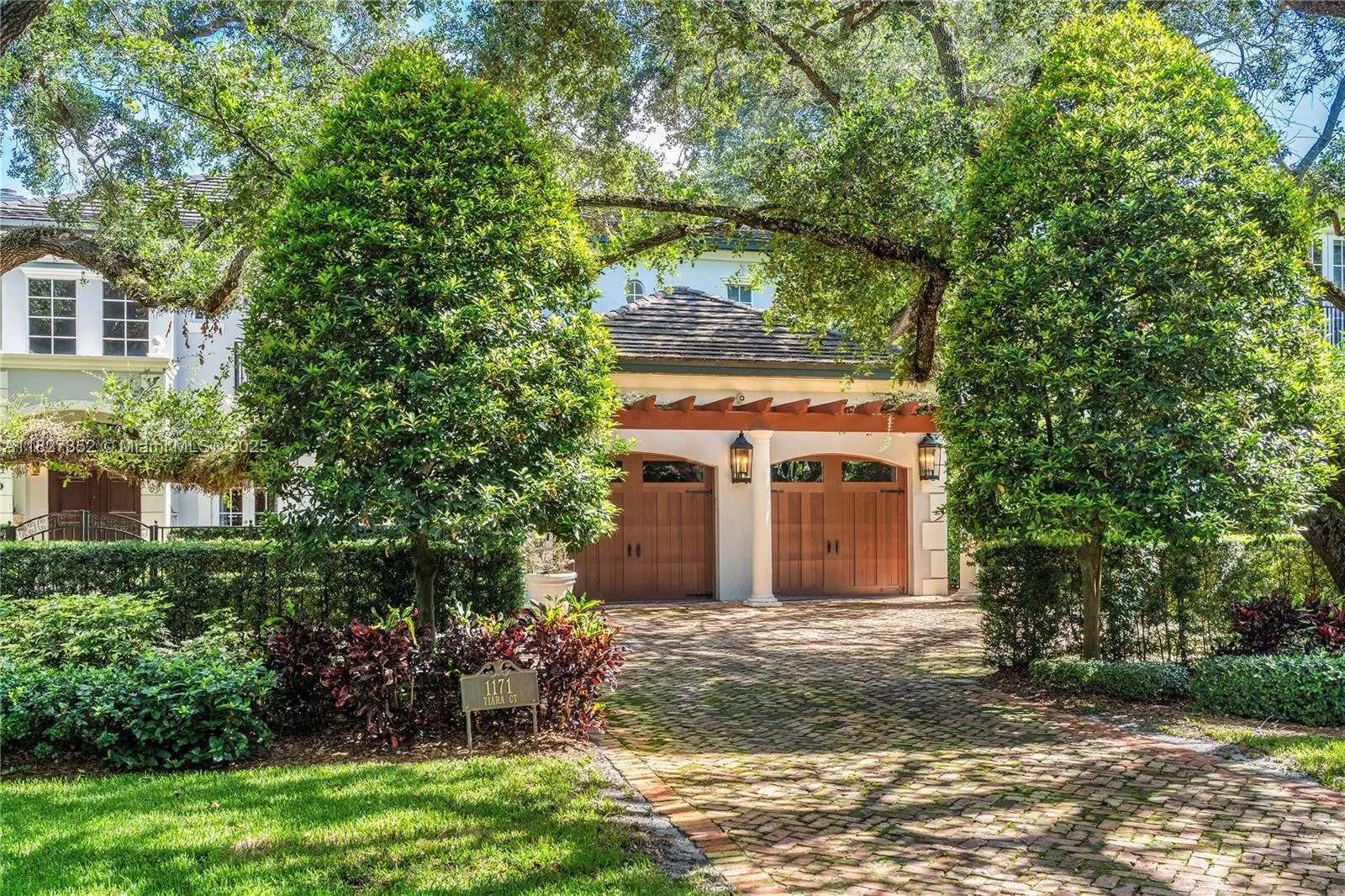 Coral Gables, Florida 33134, United States, 5 Bedrooms Bedrooms, ,5 BathroomsBathrooms,Residential,Active,157175