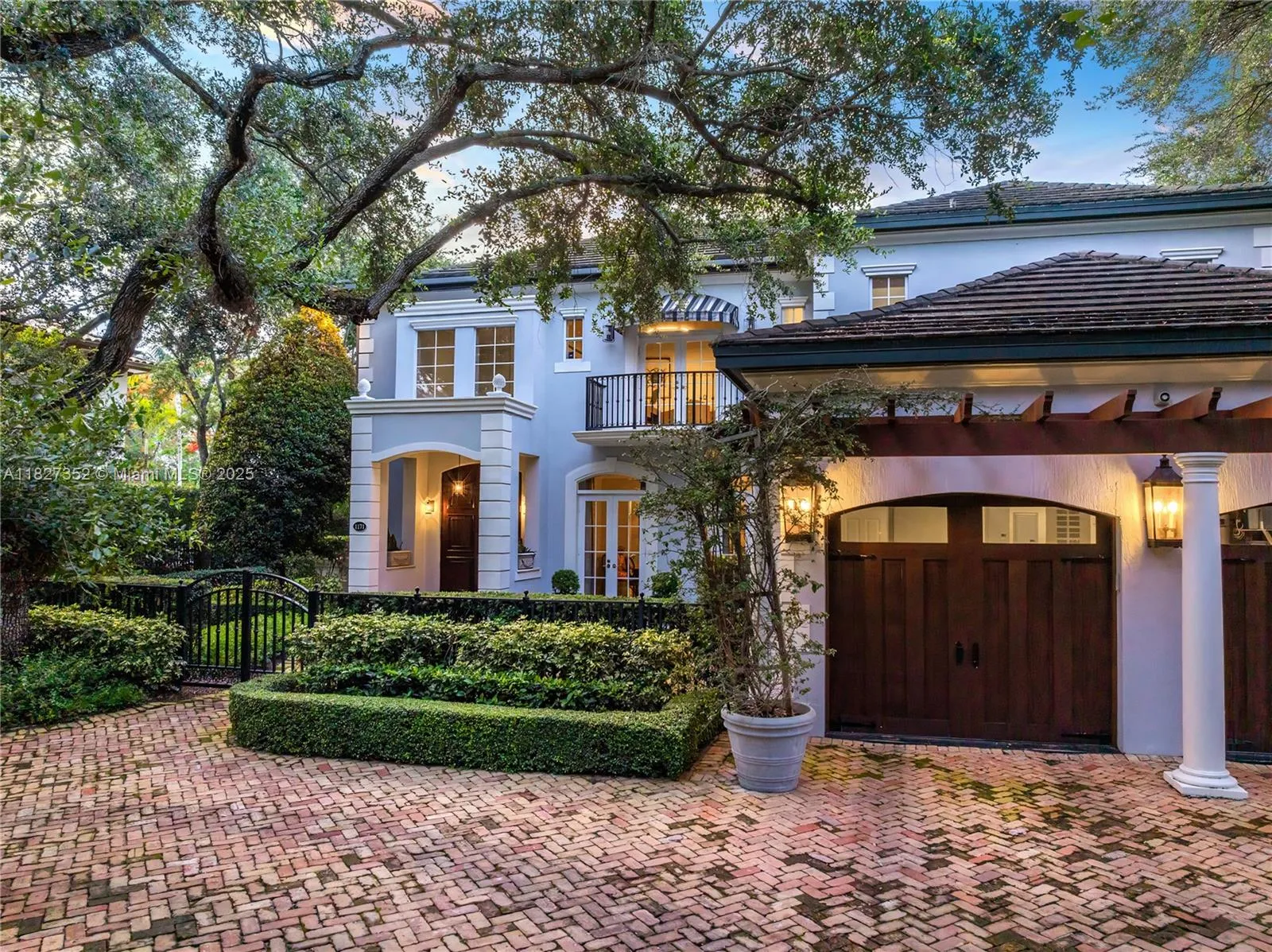 Coral Gables, Florida 33134, United States, 5 Bedrooms Bedrooms, ,5 BathroomsBathrooms,Residential,Active,157175