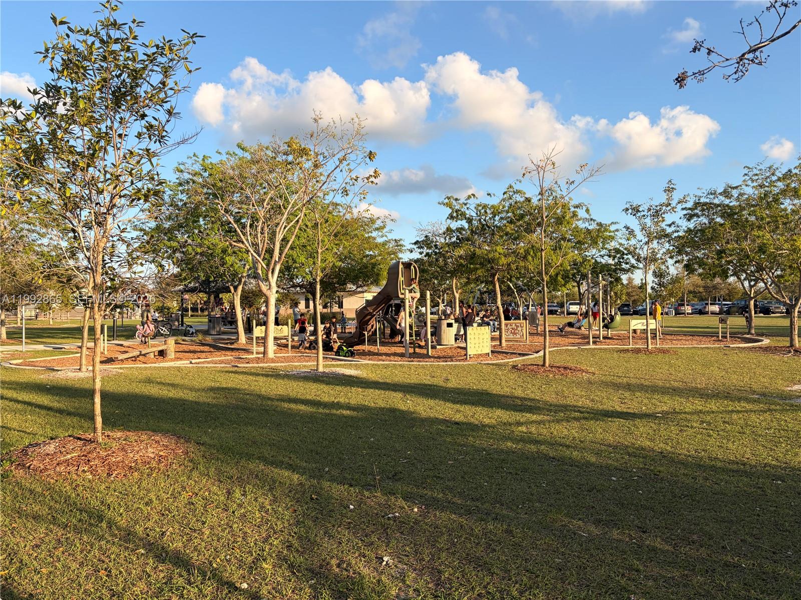 CORAL LAKES KINGDOM - Residential