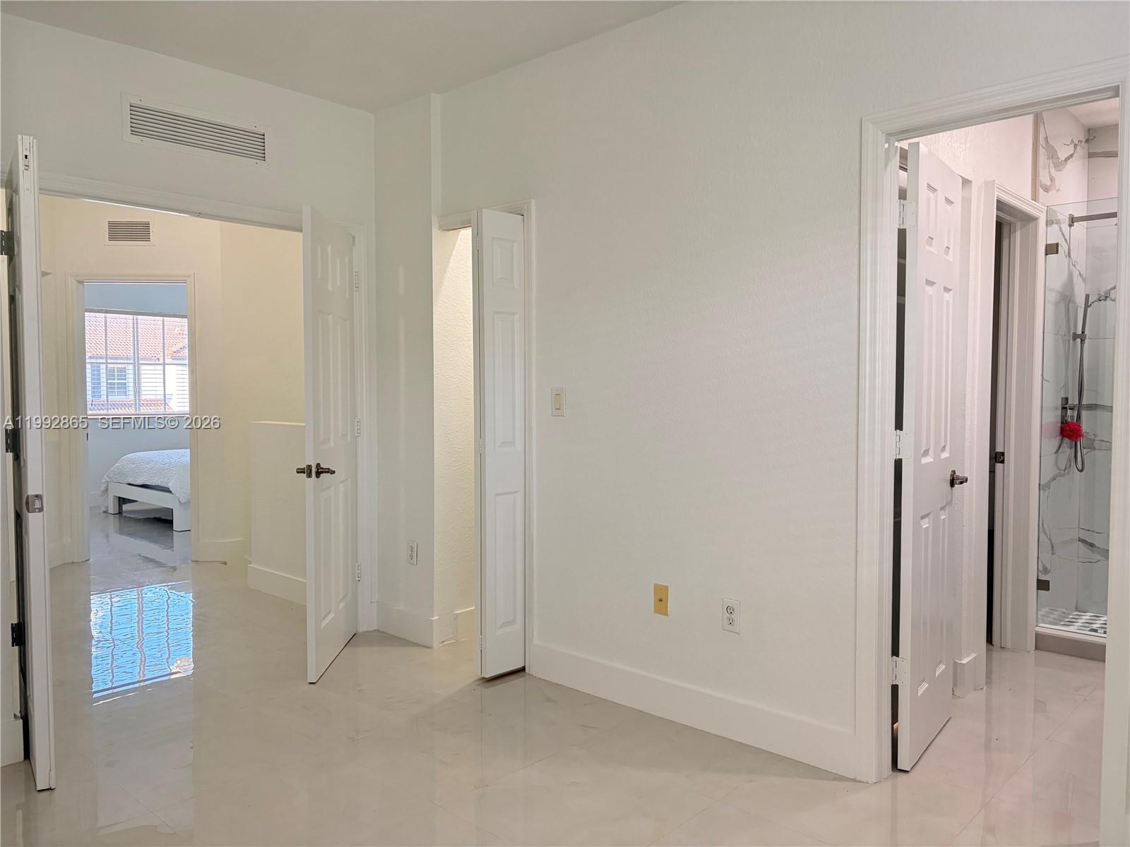 CORAL LAKES KINGDOM - Residential