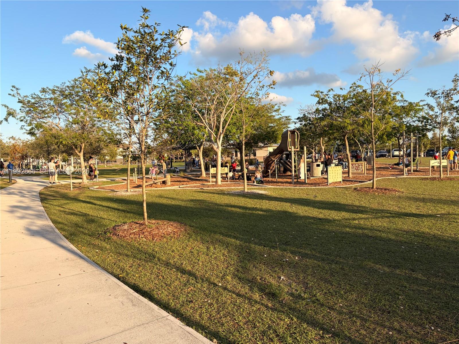 CORAL LAKES KINGDOM - Residential