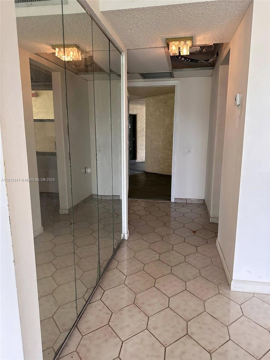 LIME BAY CONDOMINIUM 4 - Residential