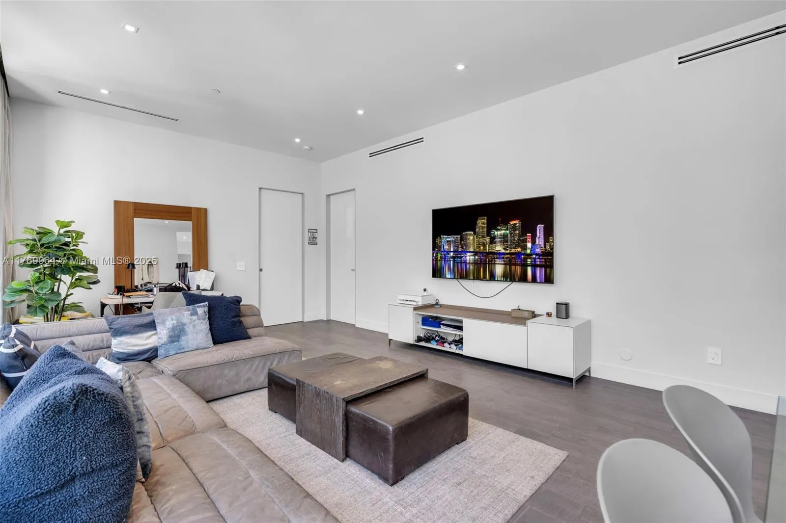 Key Biscayne, Florida 33149, United States, 5 Bedrooms Bedrooms, ,6 BathroomsBathrooms,Residential,Active,94333