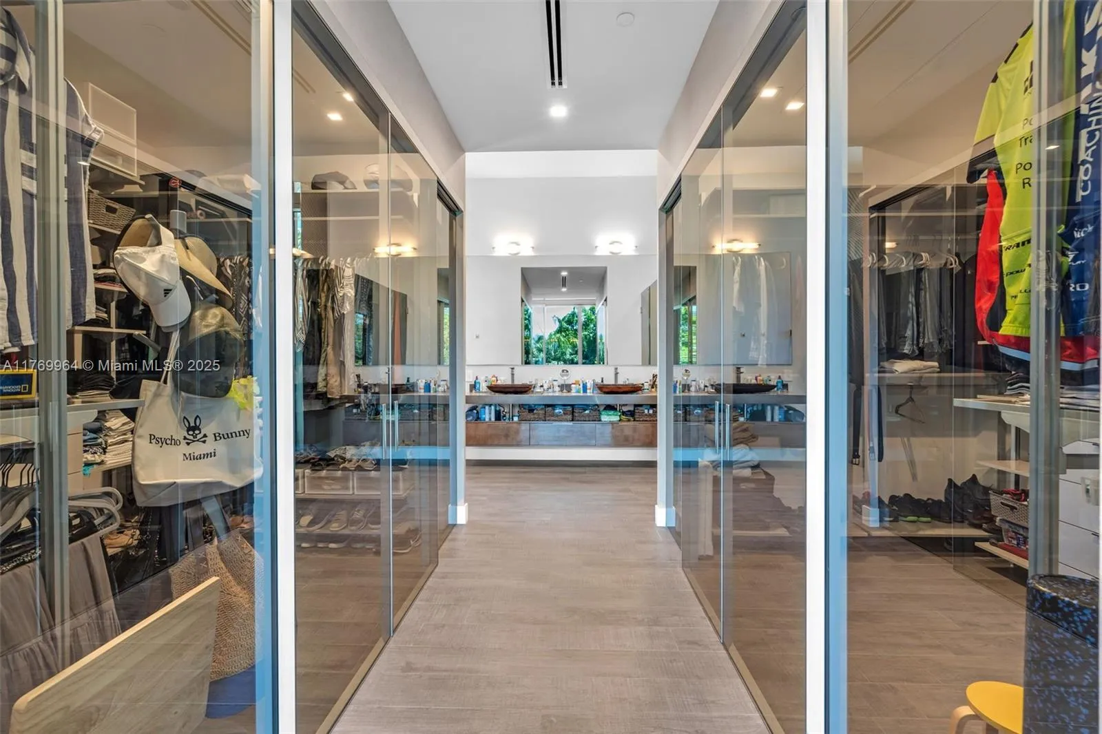 Key Biscayne, Florida 33149, United States, 5 Bedrooms Bedrooms, ,6 BathroomsBathrooms,Residential,Active,94333