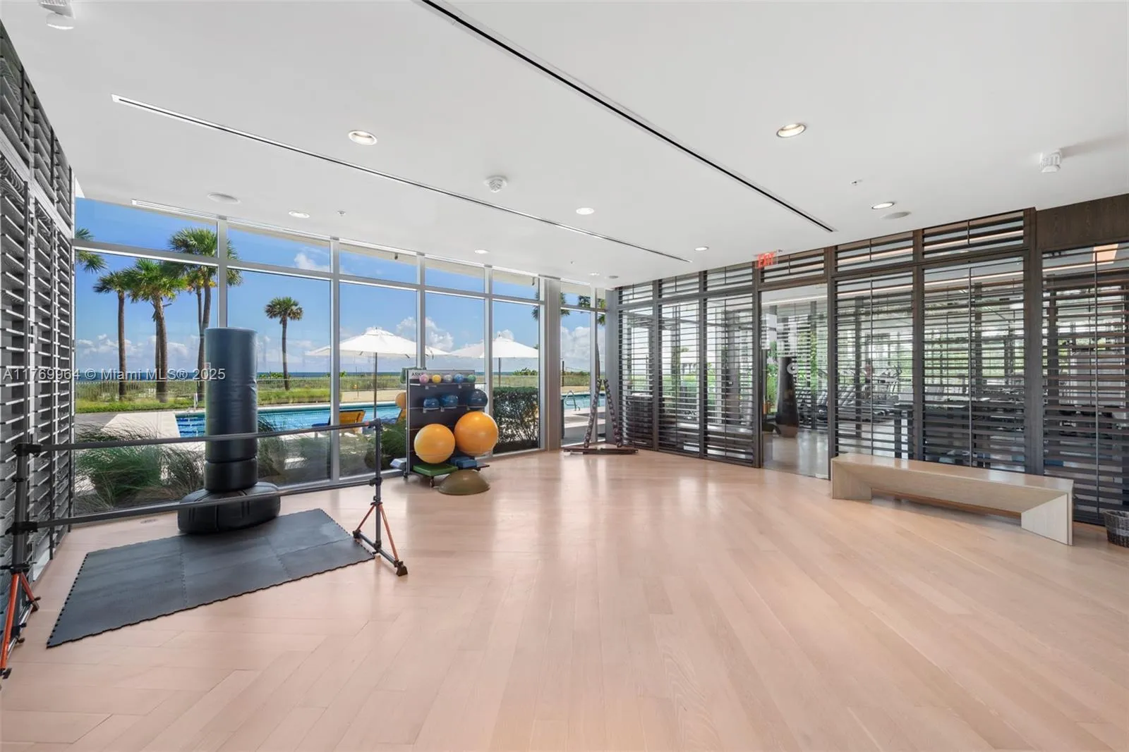 Key Biscayne, Florida 33149, United States, 5 Bedrooms Bedrooms, ,6 BathroomsBathrooms,Residential,Active,94333
