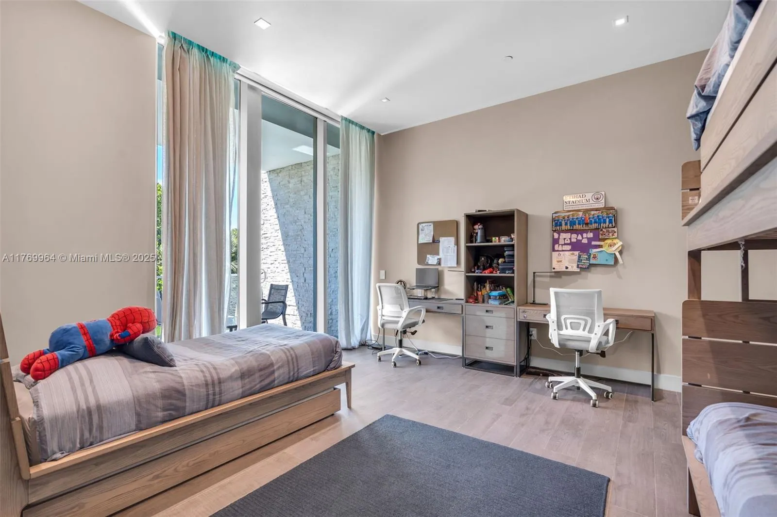 Key Biscayne, Florida 33149, United States, 5 Bedrooms Bedrooms, ,6 BathroomsBathrooms,Residential,Active,94333