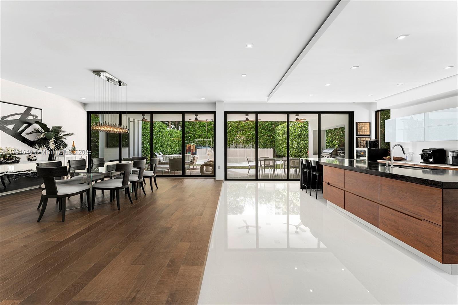 BRICKELLS FLAGLER - Residential
