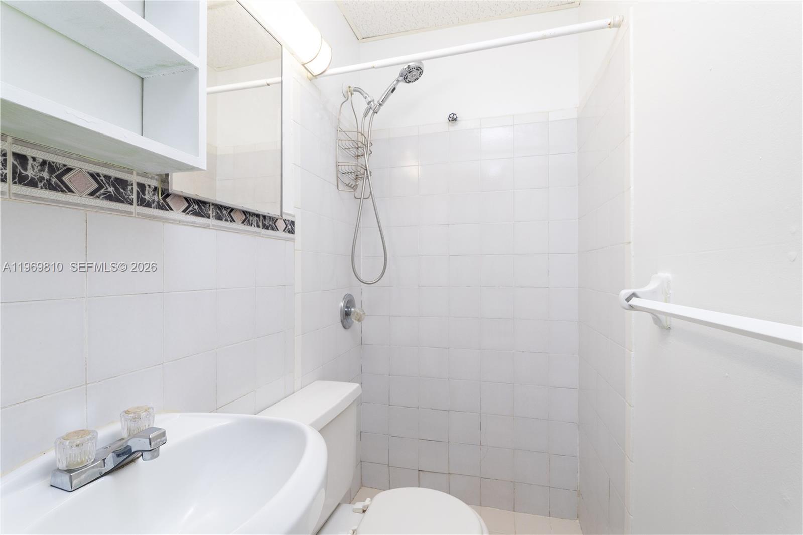 WESTERFIELD MANOR SEC 3 - Residential Lease