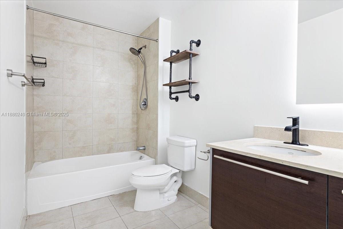 QUANTUM ON THE BAY CONDO - Residential