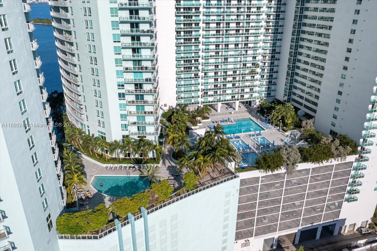 QUANTUM ON THE BAY CONDO - Residential