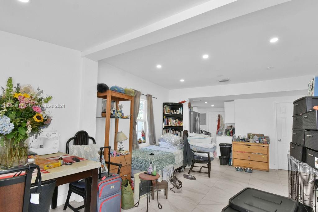 DE LEON PARK - Residential Income