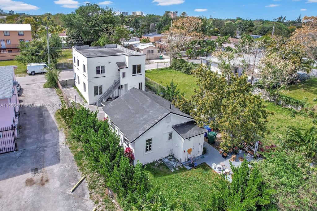 DE LEON PARK - Residential Income