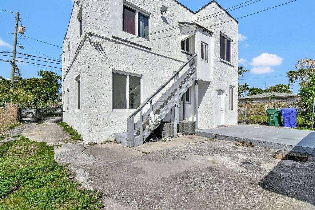 DE LEON PARK - Residential Income